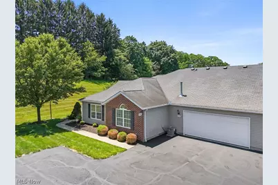 140 Woodbury Glen Street, Hartville, OH 44632 - Photo 3