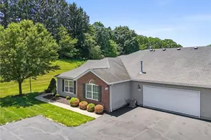 140 Woodbury Glen St, Hartville, OH 44632 - Photo 3