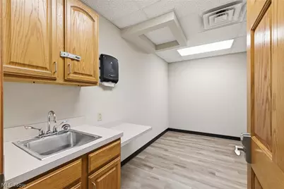 1221 S Trimble Road, Mansfield, OH 44907 - Photo 17