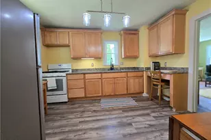 1404 Bryden Dr, Akron, OH 44313 - Photo 5