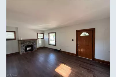 383 E Tallmadge Avenue, Akron, OH 44310 - Photo 7