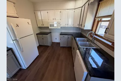 383 E Tallmadge Avenue, Akron, OH 44310 - Photo 11