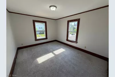 383 E Tallmadge Avenue, Akron, OH 44310 - Photo 3