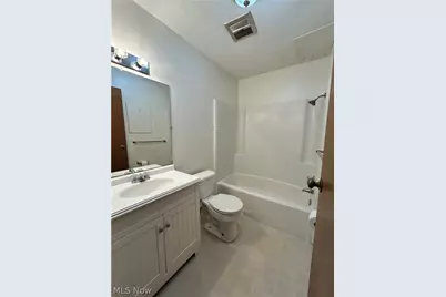200 W 36th Street #19, Shadyside, OH 43947 - Photo 5