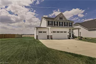 36615 Gladstone Mill Dr, North Ridgeville, OH 44039 - Photo 3