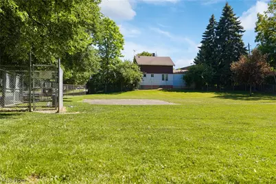 3675 Washington Park Boulevard, Newburgh Heights, OH 44105 - Photo 45