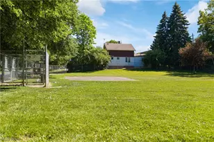 3675 Washington Park Blvd, Newburgh Heights, OH 44105 - Photo 45