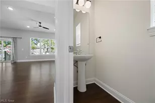 3675 Washington Park Blvd, Newburgh Heights, OH 44105 - Photo 15