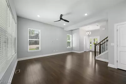 3675 Washington Park Boulevard, Newburgh Heights, OH 44105 - Photo 5