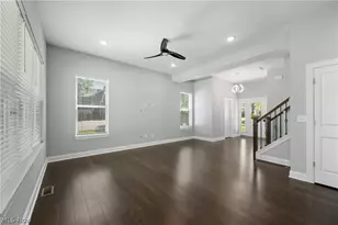 3675 Washington Park Blvd, Newburgh Heights, OH 44105 - Photo 5
