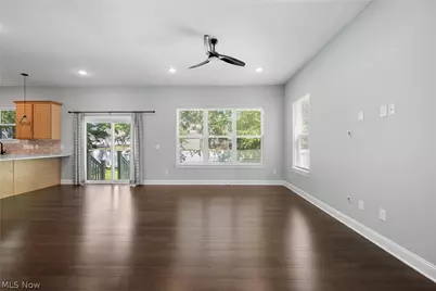 3675 Washington Park Boulevard, Newburgh Heights, OH 44105 - Photo 7