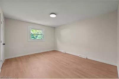 6704 Cheryl Ann Drive, Green Hills, OH 44131 - Photo 25