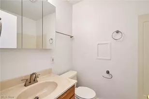 1056 Endicott Dr, Akron, OH 44313 - Photo 13