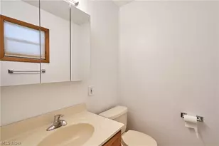 1056 Endicott Dr, Akron, OH 44313 - Photo 17