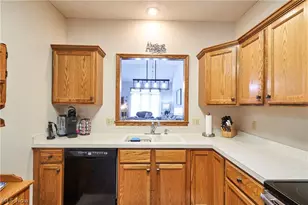 2574 Cardington Green, Uniontown, OH 44685 - Photo 9