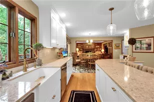 8015 Hansom Pl, Mentor, OH 44060 - Photo 9