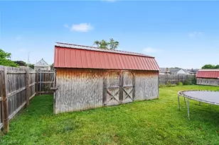 577 Geneva Ave, Struthers, OH 44471 - Photo 33