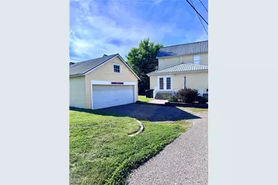 315 E State Street, Newcomerstown, OH 43832 - Photo 3
