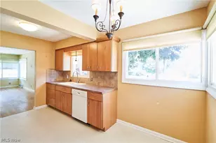 2620 Mogadore Rd, Akron, OH 44312 - Photo 9