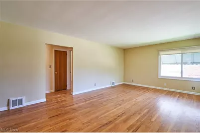 2620 Mogadore Road, Akron, OH 44312 - Photo 5