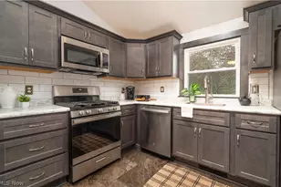 3411 Dunmore Ave NW, Canton, OH 44708 - Photo 3