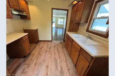 974 Wyley Avenue, Akron, OH 44306 - Photo 9