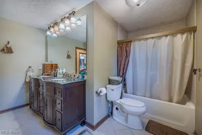 709 Oakhurst Drive, Amherst, OH 44001 - Photo 21