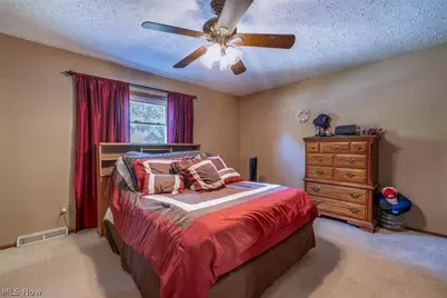 709 Oakhurst Drive, Amherst, OH 44001 - Photo 19