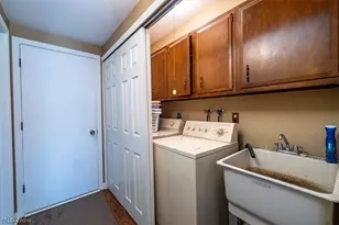 709 Oakhurst Dr, Amherst, OH 44001 - Photo 17