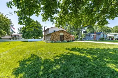 709 Oakhurst Drive, Amherst, OH 44001 - Photo 33