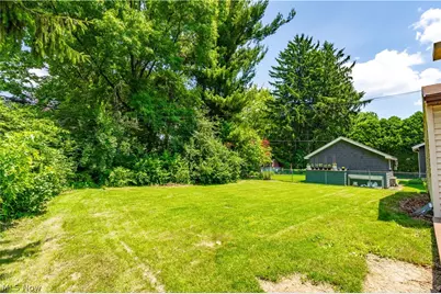 2111 34th Street NW, Canton, OH 44709 - Photo 3