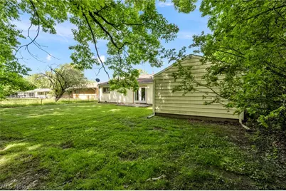 1863 Deerfield Avenue SW, Warren, OH 44485 - Photo 31
