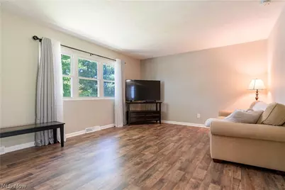 5732 Benjamin Street SW, Canton, OH 44706 - Photo 5