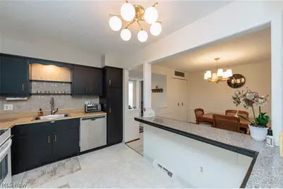 132 Kimrose Lane, Grandview Heights, OH 44147 - Photo 5