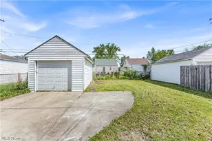 15803 Delrey Ave, Loveland, OH 44128 - Photo 25