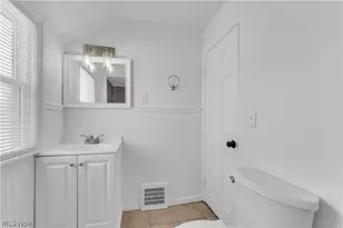 15803 Delrey Ave, Loveland, OH 44128 - Photo 21