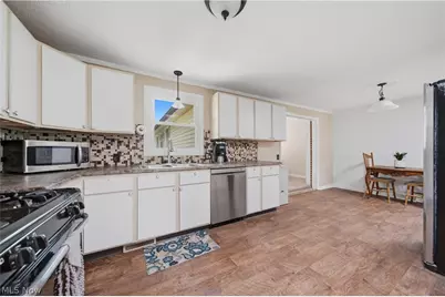 360 Dietz Avenue NE, East Canton, OH 44730 - Photo 9