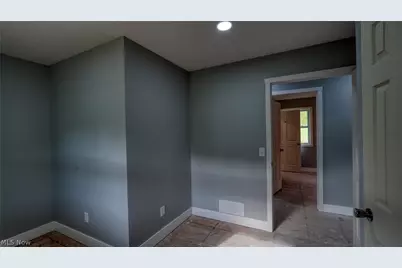 3899 Mayfair Lane, Cambridge, OH 43725 - Photo 25
