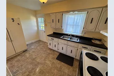 4019 Belmont Avenue, Shadyside, OH 43947 - Photo 9