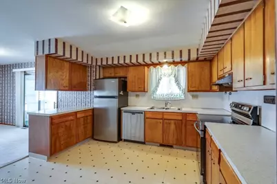 209 Shiawassee Avenue, Akron, OH 44333 - Photo 19