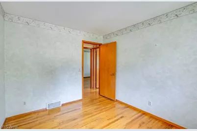 209 Shiawassee Avenue, Akron, OH 44333 - Photo 11
