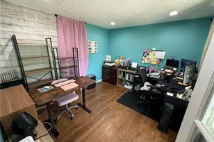 235 Briarwood Dr SE, New Philadelphia, OH 44663 - Photo 5