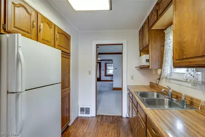 1425 Chippewa Avenue, Akron, OH 44305 - Photo 17