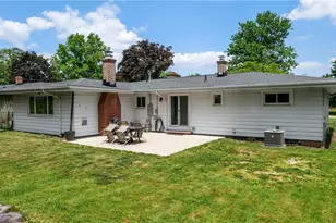 718 Starlight Dr, Green Hills, OH 44131 - Photo 3