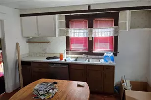 201 W 26th St, Lorain, OH 44052 - Photo 9