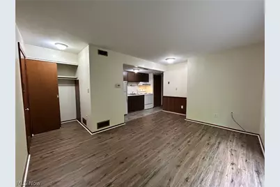 200 West 36th Street #19, Shadyside, OH 43947 - Photo 3