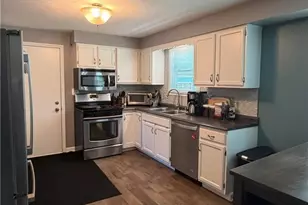 2394 Sesame St NW, Mogadore, OH 44260 - Photo 5