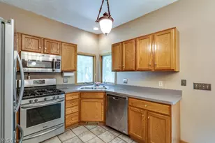 5209 Orchard Ln, North Ridgeville, OH 44039 - Photo 9