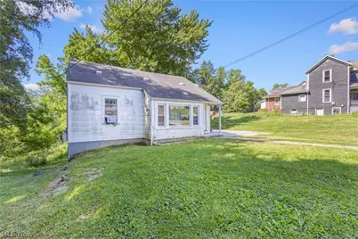1402 E Wheeling Avenue, Cambridge, OH 43725 - Photo 3