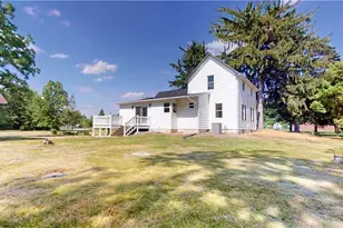 18960 Marks Rd, Columbia Station, OH 44028 - Photo 5